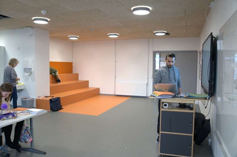 Nyrenoveret klasseværelse på Strandskolen