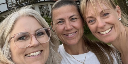Selfie af Stine, Ina og Line der smiler